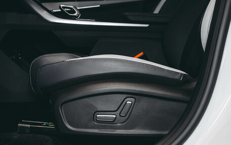 Geely Atlas, 2025 год, 3 970 990 рублей, 9 фотография