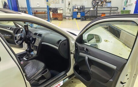 Skoda Octavia, 2012 год, 1 350 000 рублей, 18 фотография