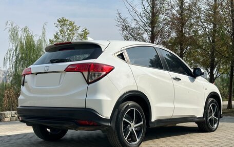 Honda Vezel, 2021 год, 1 340 000 рублей, 6 фотография