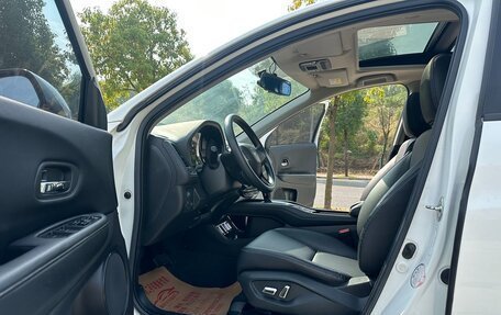 Honda Vezel, 2021 год, 1 340 000 рублей, 7 фотография