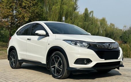 Honda Vezel, 2021 год, 1 340 000 рублей, 3 фотография