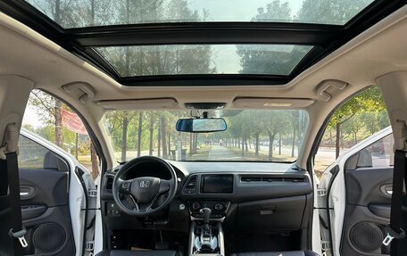 Honda Vezel, 2021 год, 1 340 000 рублей, 10 фотография