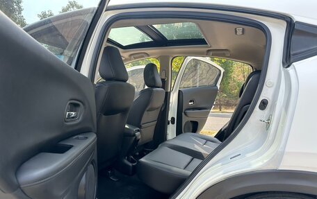 Honda Vezel, 2021 год, 1 340 000 рублей, 20 фотография