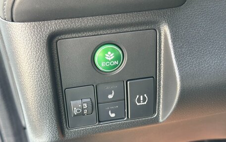 Honda Vezel, 2021 год, 1 340 000 рублей, 16 фотография