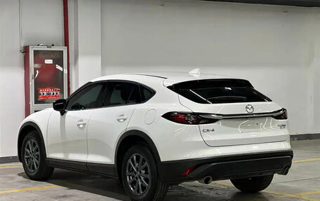 Mazda CX-4, 2022 год, 2 400 000 рублей, 4 фотография
