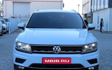 Volkswagen Tiguan II, 2020 год, 2 650 000 рублей, 1 фотография