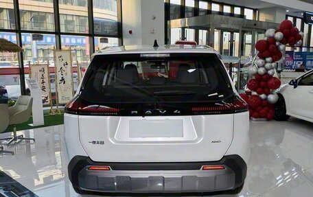 Toyota RAV4, 2025 год, 4 800 000 рублей, 6 фотография