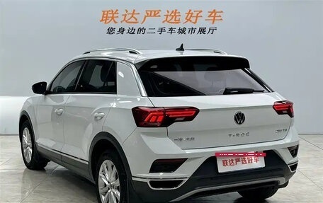 Volkswagen T-Roc I, 2023 год, 2 130 000 рублей, 4 фотография