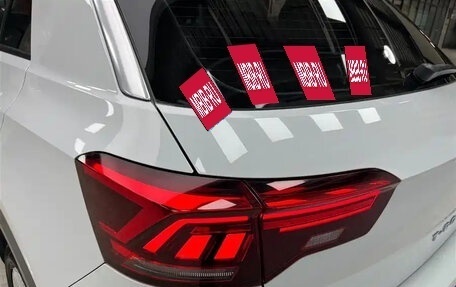 Volkswagen T-Roc I, 2023 год, 2 130 000 рублей, 7 фотография