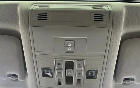 Volkswagen T-Roc I, 2023 год, 2 130 000 рублей, 15 фотография