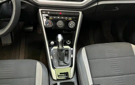 Volkswagen T-Roc I, 2023 год, 2 130 000 рублей, 16 фотография