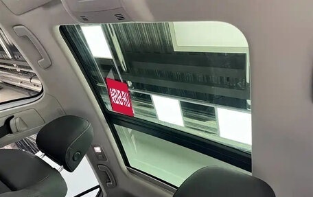 Volkswagen T-Roc I, 2023 год, 2 130 000 рублей, 12 фотография