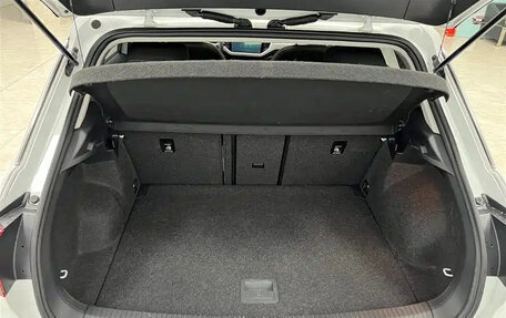 Volkswagen T-Roc I, 2023 год, 2 130 000 рублей, 23 фотография