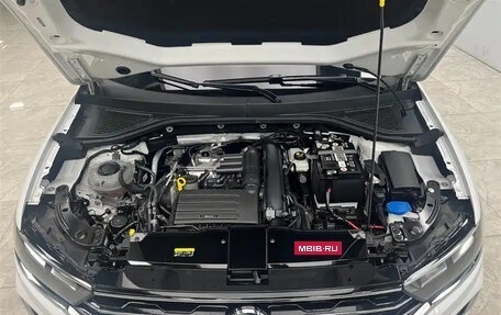 Volkswagen T-Roc I, 2023 год, 2 130 000 рублей, 24 фотография