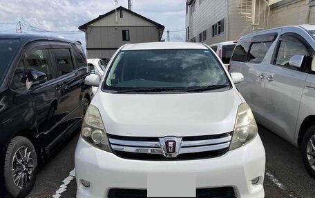 Toyota ISis I, 2013 год, 1 044 000 рублей, 2 фотография