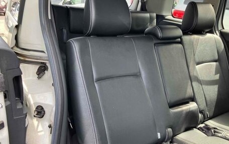 Toyota ISis I, 2013 год, 1 044 000 рублей, 20 фотография