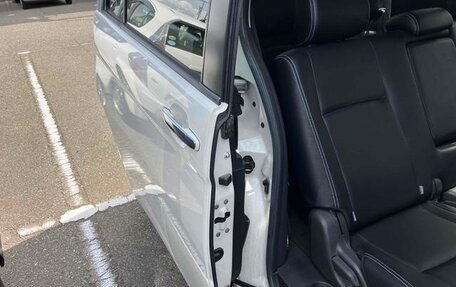 Toyota ISis I, 2013 год, 1 044 000 рублей, 22 фотография