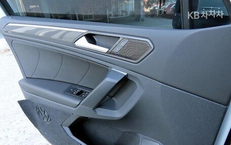 Volkswagen Tiguan II, 2020 год, 2 650 000 рублей, 11 фотография