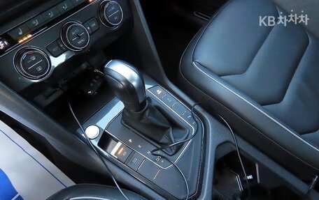 Volkswagen Tiguan II, 2020 год, 2 650 000 рублей, 10 фотография