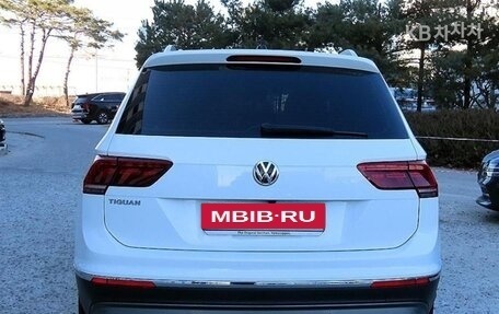 Volkswagen Tiguan II, 2020 год, 2 650 000 рублей, 4 фотография