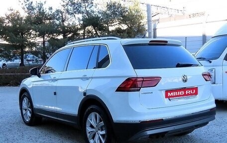 Volkswagen Tiguan II, 2020 год, 2 650 000 рублей, 3 фотография