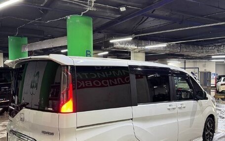 Honda Stepwgn IV, 2021 год, 2 350 000 рублей, 4 фотография