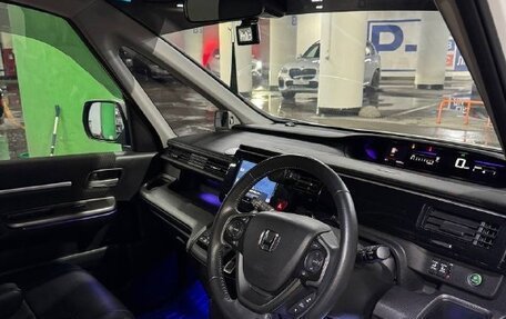 Honda Stepwgn IV, 2021 год, 2 350 000 рублей, 8 фотография