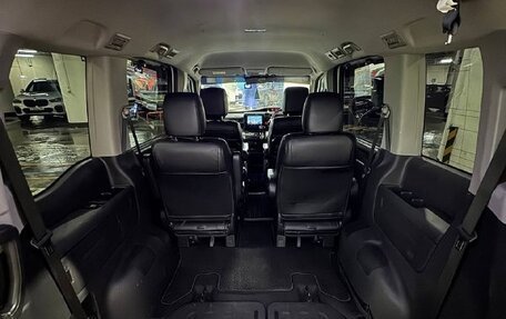 Honda Stepwgn IV, 2021 год, 2 350 000 рублей, 14 фотография