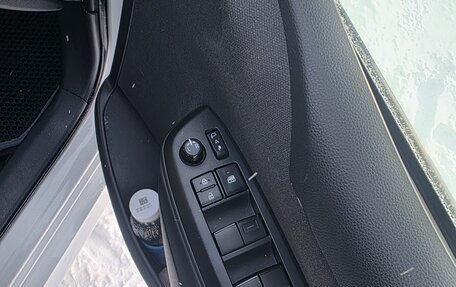 Toyota Yaris, 2020 год, 970 000 рублей, 9 фотография