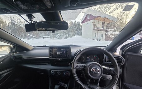 Toyota Yaris, 2020 год, 970 000 рублей, 10 фотография