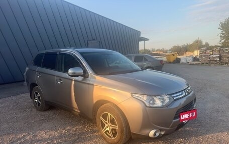 Mitsubishi Outlander III рестайлинг 3, 2012 год, 1 190 000 рублей, 2 фотография