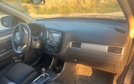 Mitsubishi Outlander III рестайлинг 3, 2012 год, 1 190 000 рублей, 11 фотография