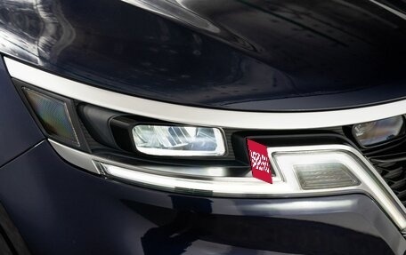 KIA Carnival, 2021 год, 3 300 000 рублей, 21 фотография