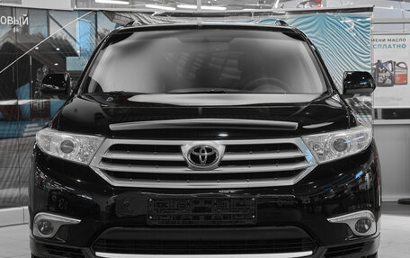 Toyota Highlander III, 2012 год, 1 855 000 рублей, 2 фотография