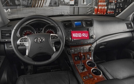 Toyota Highlander III, 2012 год, 1 855 000 рублей, 7 фотография