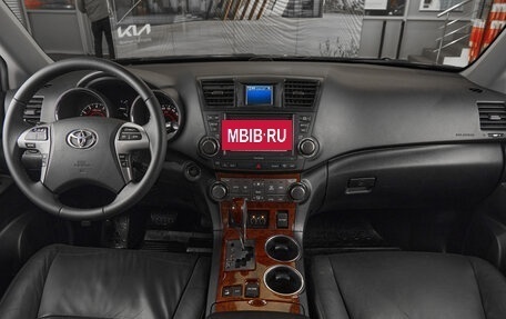 Toyota Highlander III, 2012 год, 1 855 000 рублей, 8 фотография