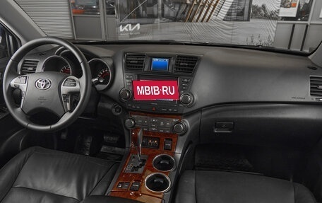 Toyota Highlander III, 2012 год, 1 855 000 рублей, 9 фотография