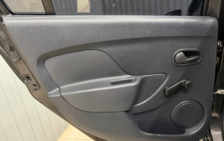 Renault Logan II, 2017 год, 770 000 рублей, 14 фотография