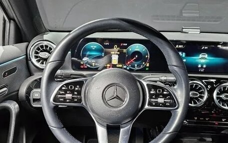 Mercedes-Benz A-Класс, 2021 год, 2 850 000 рублей, 11 фотография