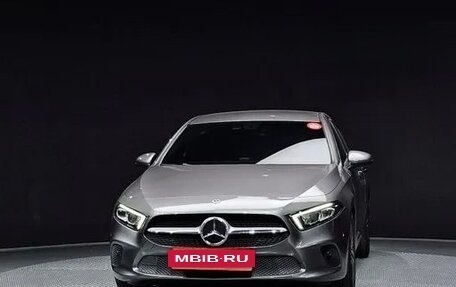 Mercedes-Benz A-Класс, 2021 год, 2 850 000 рублей, 3 фотография