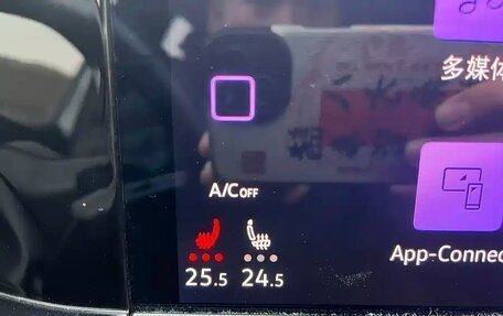 Volkswagen Golf VIII, 2022 год, 2 012 000 рублей, 14 фотография