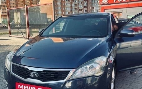 KIA cee'd I рестайлинг, 2010 год, 715 000 рублей, 3 фотография