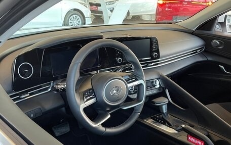 Hyundai Elantra, 2023 год, 2 050 000 рублей, 6 фотография