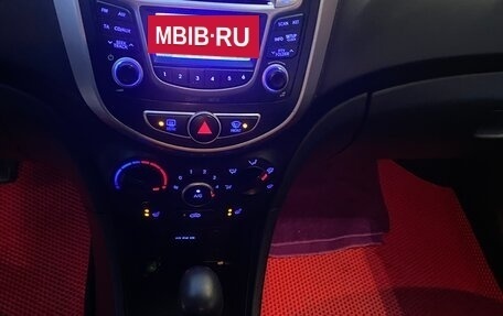 Hyundai Solaris II рестайлинг, 2012 год, 730 000 рублей, 13 фотография