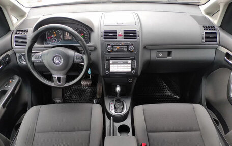 Volkswagen Touran III, 2010 год, 770 000 рублей, 5 фотография