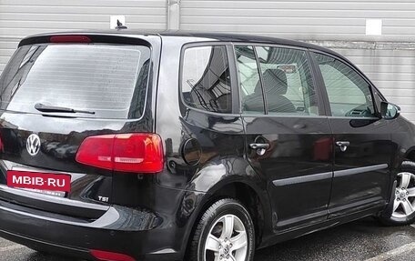 Volkswagen Touran III, 2010 год, 770 000 рублей, 4 фотография