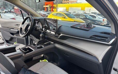 Toyota Sienna, 2021 год, 4 400 000 рублей, 20 фотография