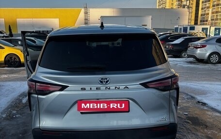 Toyota Sienna, 2021 год, 4 400 000 рублей, 15 фотография