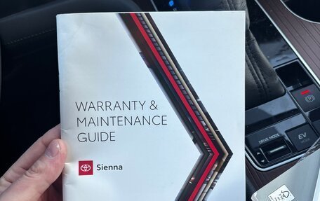 Toyota Sienna, 2021 год, 4 400 000 рублей, 26 фотография