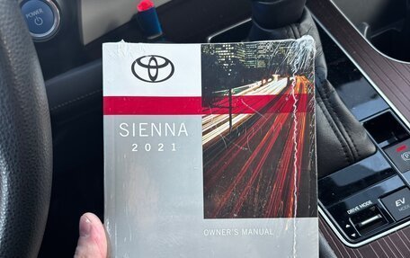 Toyota Sienna, 2021 год, 4 400 000 рублей, 31 фотография